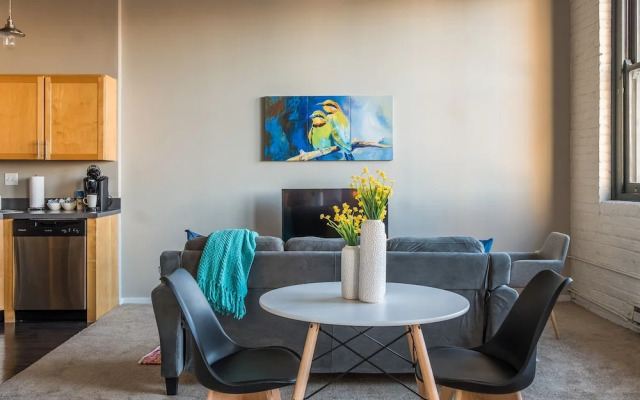 FRONTDESK East 8 Loft Apts Downtown Cincinnati