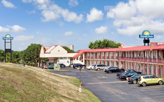 Days Inn by Wyndham Knoxville West