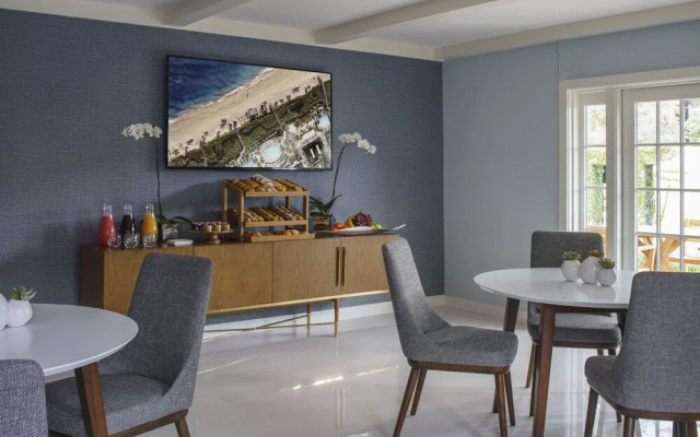 The Boca Raton, Bungalows