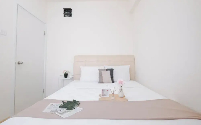 Neutral Tone 2Br At Green Pramuka City Apartment
