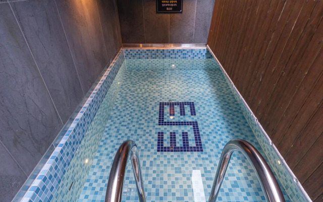 Louis Boutique Hotel