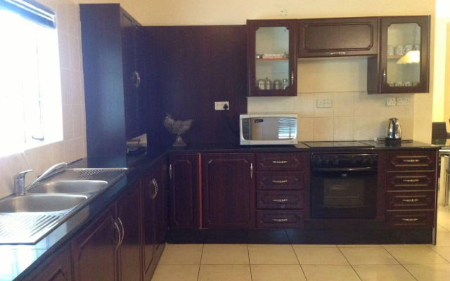 Khanondo Guest House