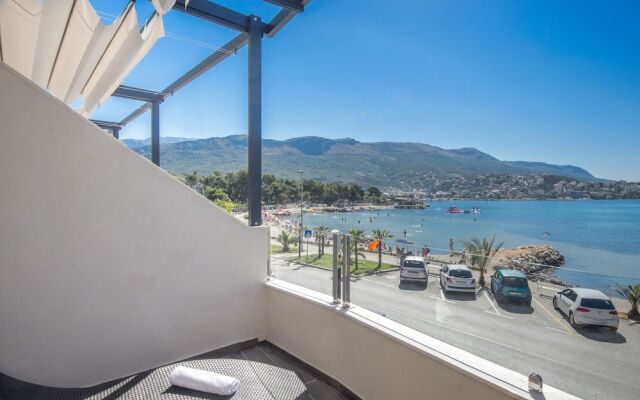 Luxury Rooms Seven