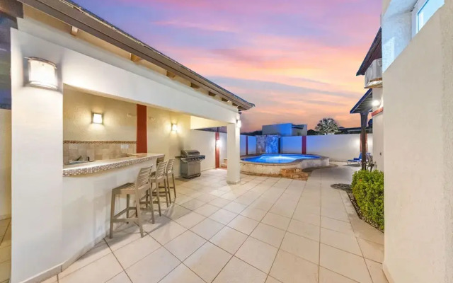 Sleeps 11 6 Bedrooms Privatepool Outdoor Dining