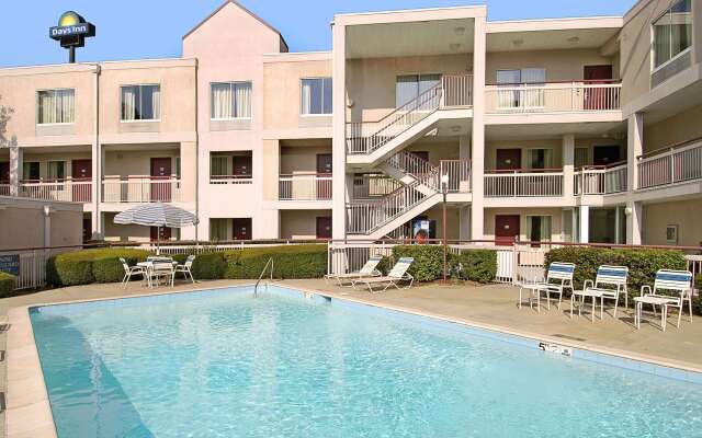 Days Inn by Wyndham Atlanta/Southlake/Morrow