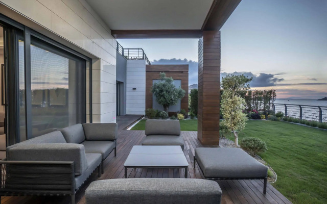 Red Rock Hotel & Suites by Selvese
