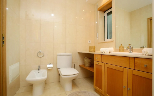 Atlantic Ocean Pool Apartment