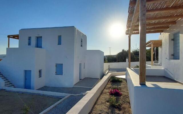 Casa Di Kimolos Apartments