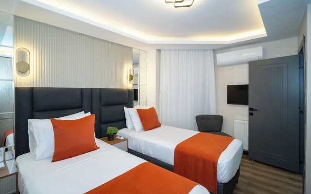 Отель Robin Hotel