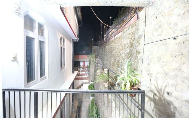 OYO 12241 Home 2RK Shoghi