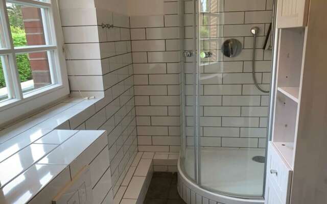 "luv With Shed" in House Smaswai 10