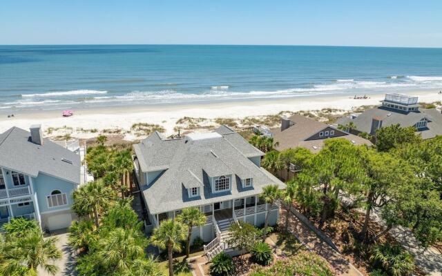Lavish Two-story Oceanfront Home w/ Huge Deck, Wifi, & Incredible Views