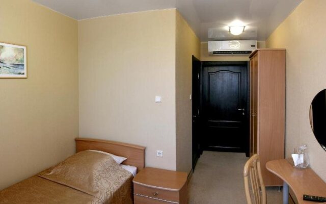 Ayir Hotel