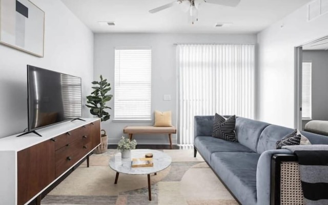 CozySuites Stunning 4BR near WholeFoods