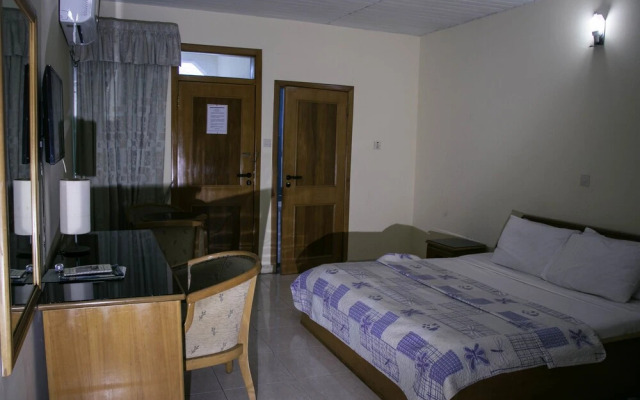 Monarch Hotel