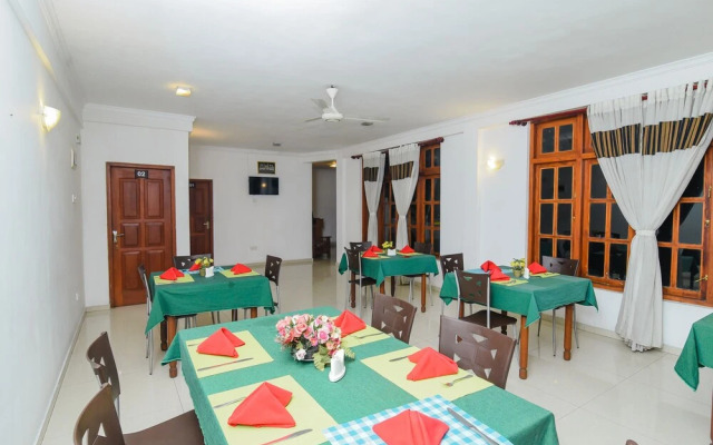 OYO 463 Emerald Breeze