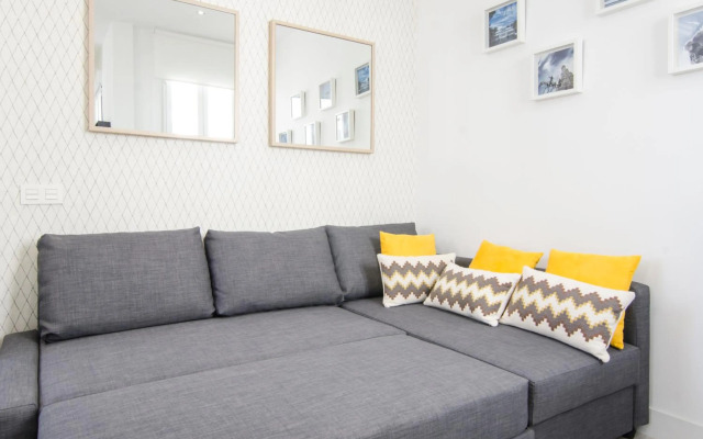 Minty Stay - Jose Ortega y Gasset