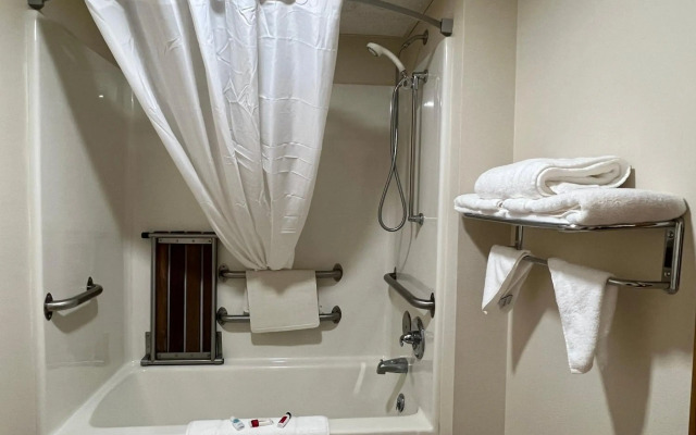 Reston Inn & Suites