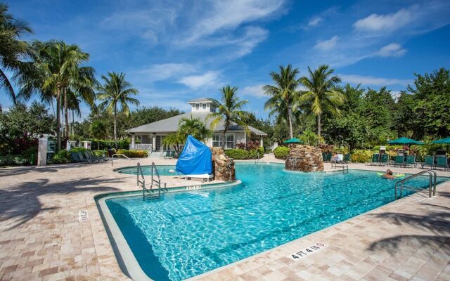 Messina Vacation Rental at Lely Resort. Spacious 3-BR, 2-Bath Condo with Lake Views and Handicap Accessibility. Enjoy Community Pool, Hot Tub, and Proximity to Naples Beaches and Dining