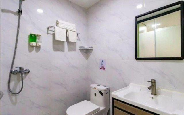 Wanshi Chang Anshun Express Apartment (Shenzhen North Railway Station)