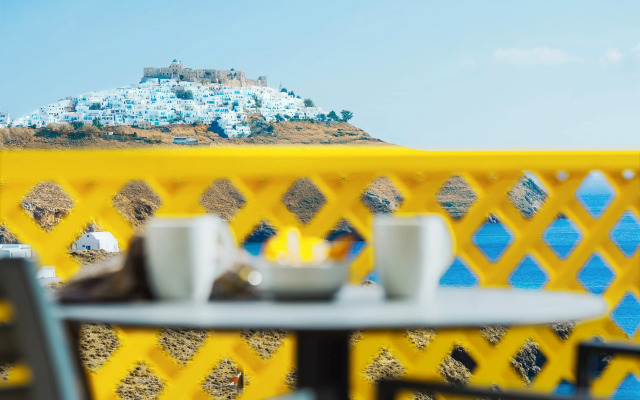 Aelia Apartments & Suites