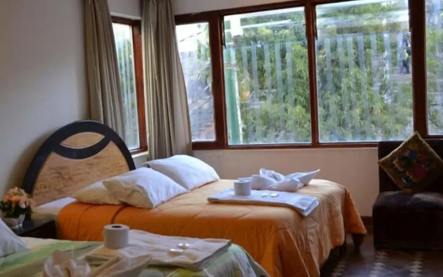 Robertos Hostel