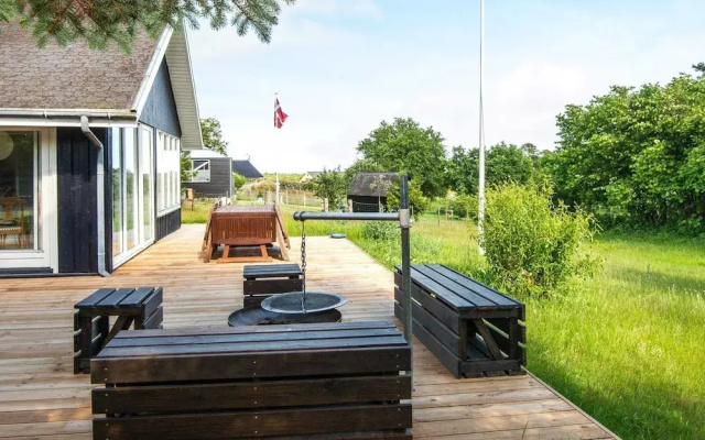 8 Person Holiday Home in Ebeltoft-by Traum