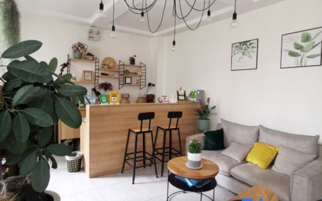 Weijianshan Guesthouse