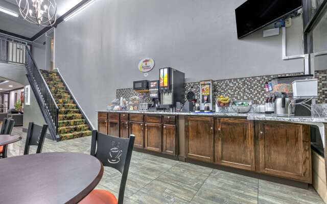 Super 8 by Wyndham Grand Prairie North