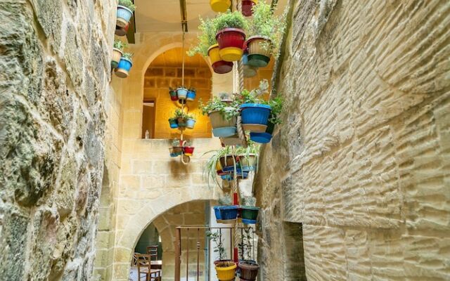 Ta' Pinu B&B