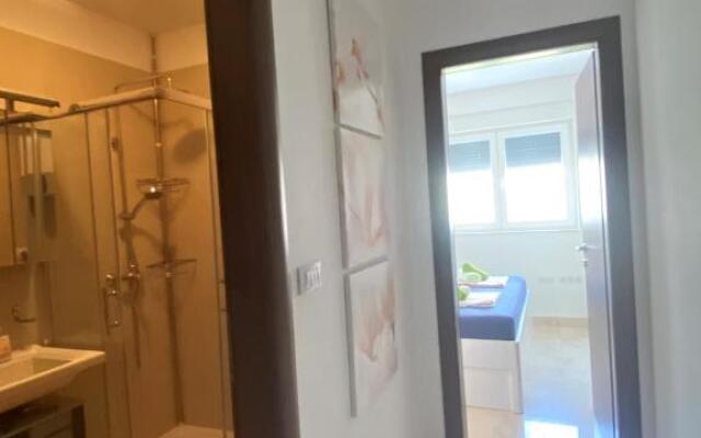 Luxury Apartment Ani with Pool 100m to See
