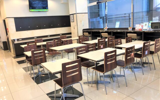 Toyoko Inn Shinjuku-Gyoemmae-Eki 3-Ban Deguchi