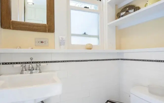 Wavecrest Walk Street by Onefinestay
