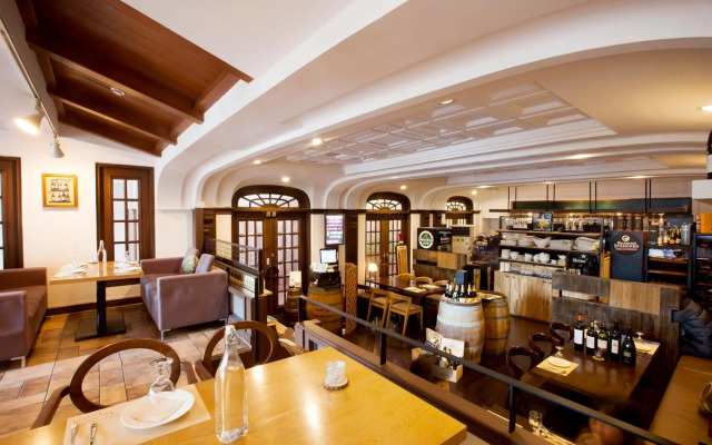 Angel Hotel