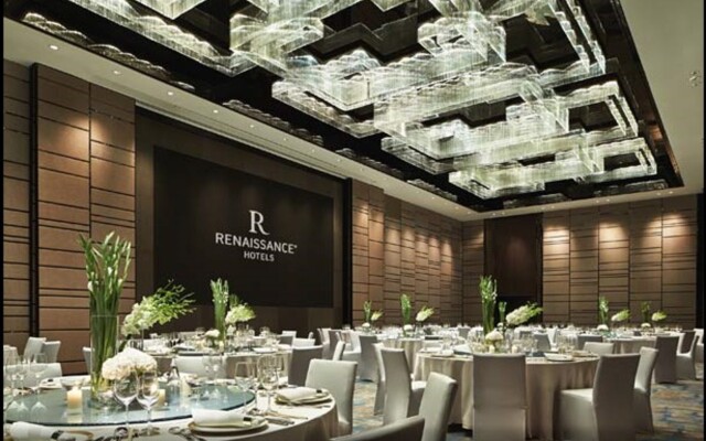 Отель Renaissance Beijing Wangfujing Hotel