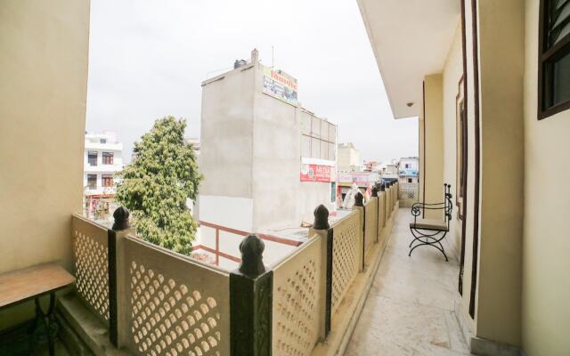 OYO 30231 Hotel Anshu