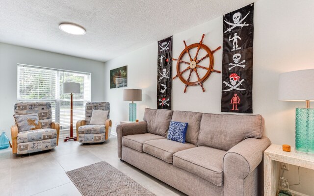 Fernandina Beach Townhome, Steps to Public Beach