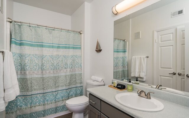 The Luxe Suites of Oceanside with Pool & Gym