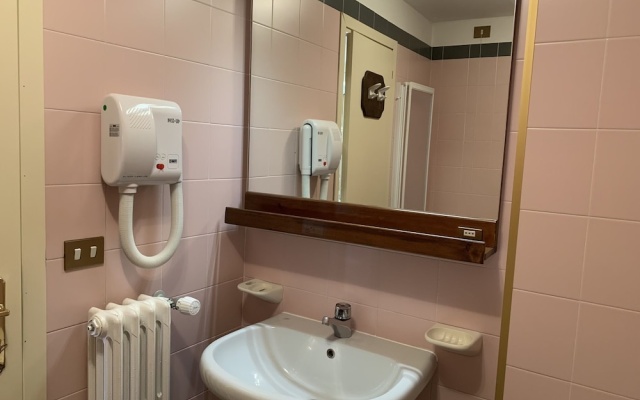 Classic Double room (full double bed)
