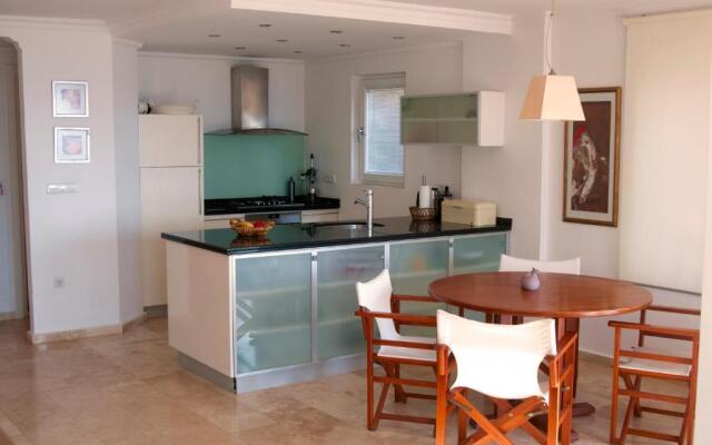 Hideaway Penthouse Apartment