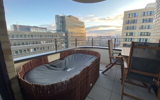 Business/holiday Apartment With Whirlpool