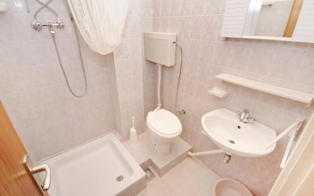 Apartments with a parking space Vrsi - Mulo, Zadar - 5796