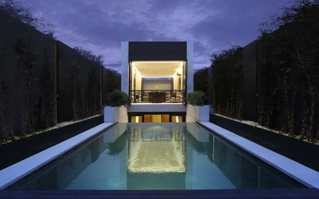 eqUILIBRIA SEMINYAK