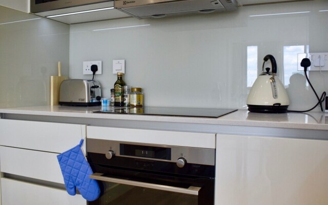 Modern 1 Bedroom Apartment in Greenwich