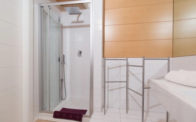 Travel & Stay - Parione