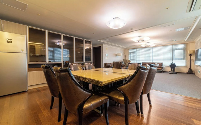 Sejong Party House