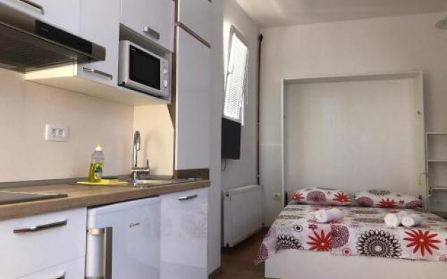 Apartments & Rooms Nardin