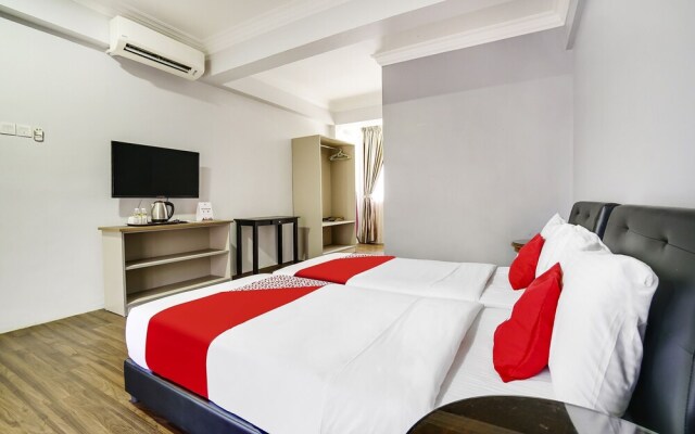 Capital O 90490 Zaques Hotel