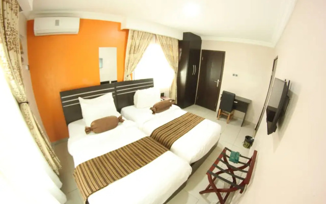 Celia's Suites