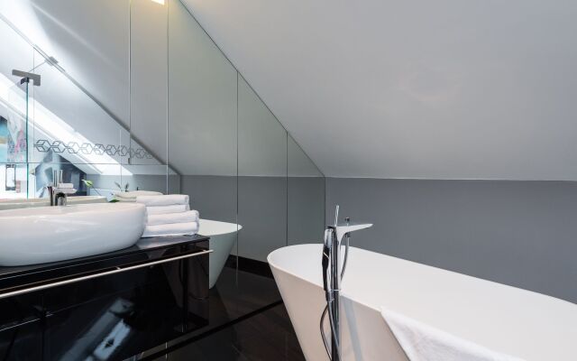 Aquarius Residence by TKC